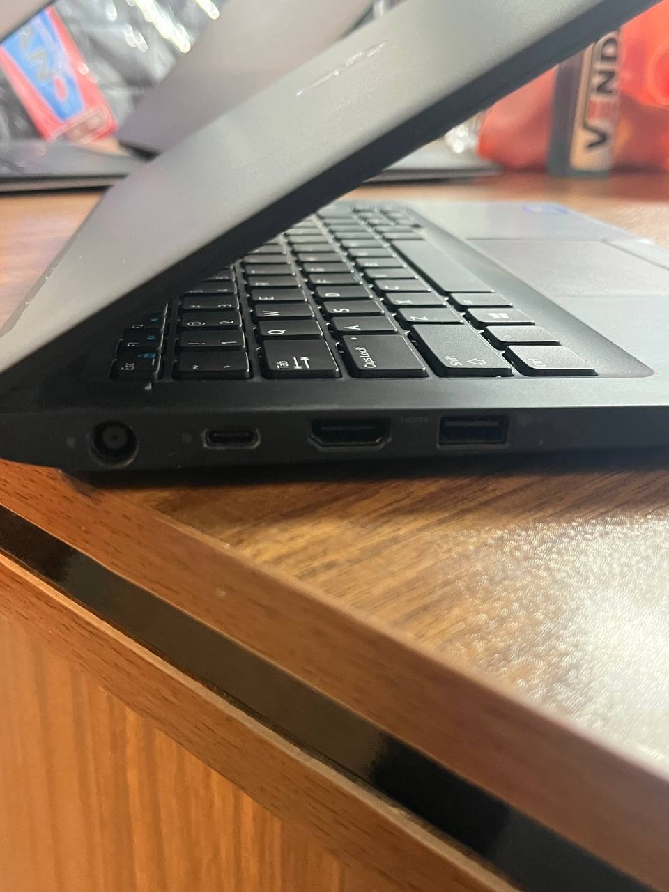 گالری عکس های محصول لپ‌تاپ دل (DELL) مدل 7290-شماره-2