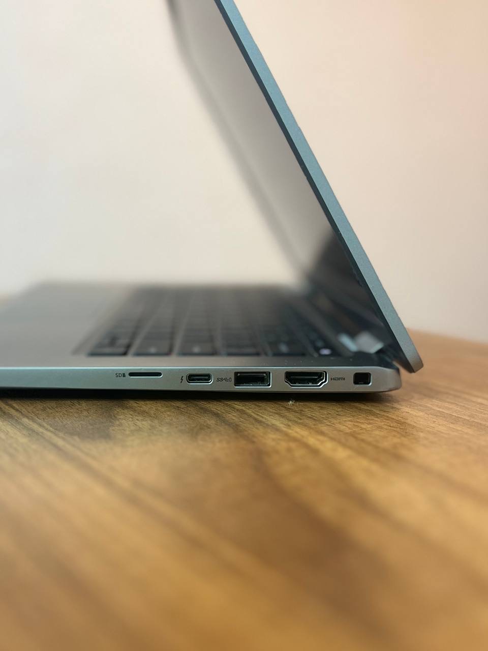 گالری عکس های محصول لپ‌تاپ دل (DELL) مدل 7320-شماره-3