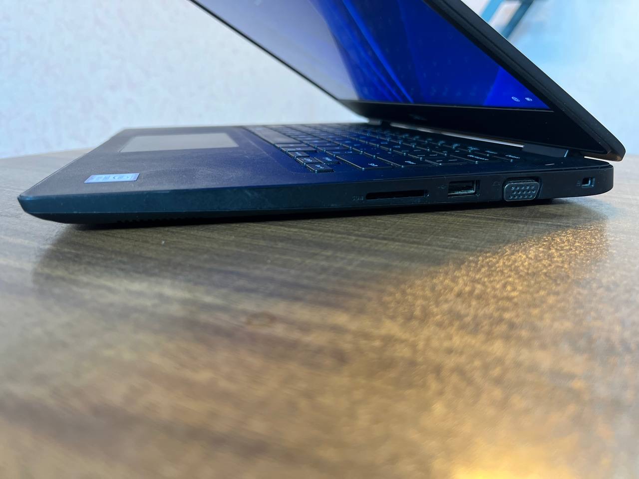 گالری عکس های محصول لپ‌تاپ دل (DELL) مدل 7490-شماره-1